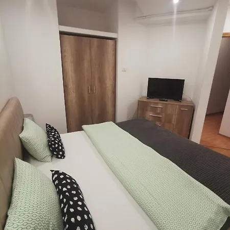 Appartement Black And White Bucarest