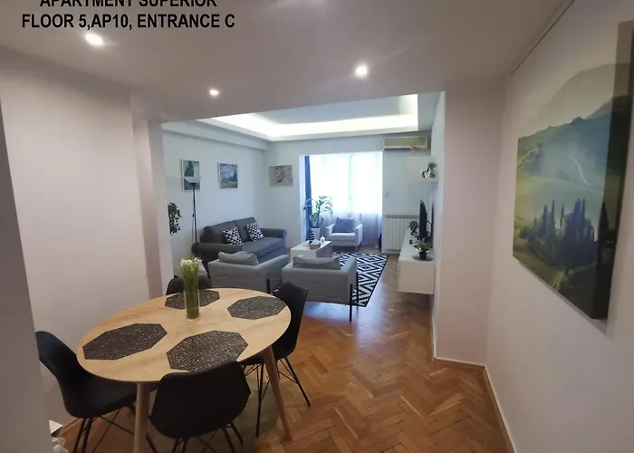 Black And White شقة بوخارست