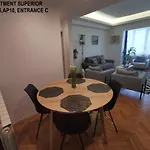 Black And White Apartamento Bucarest