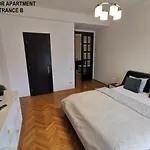 Apartamento Black And White Bucarest