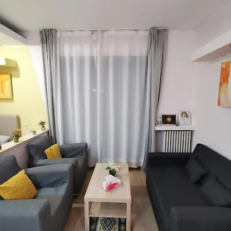 Апартаменты Black And White *