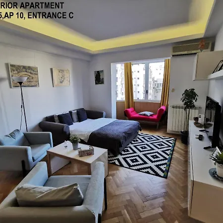 Apartamento Black And White Bucarest