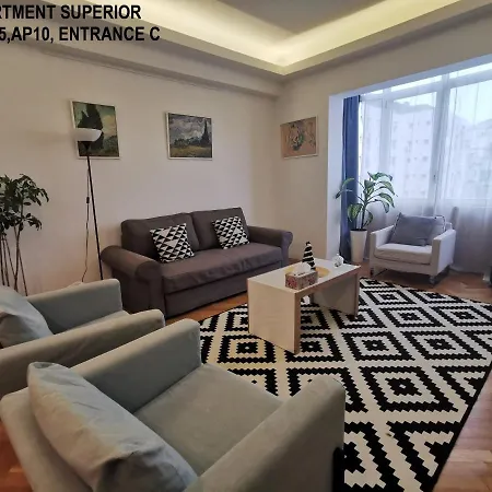 Black And White 布加勒斯特