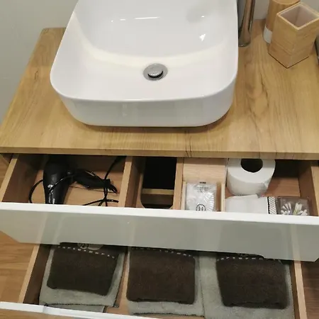 公寓 Black And White