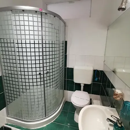 Black And White Апартаменты *