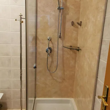 公寓 Black And White 布加勒斯特