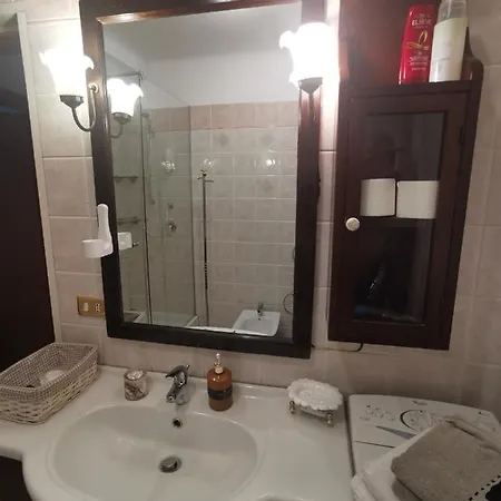 公寓 Black And White