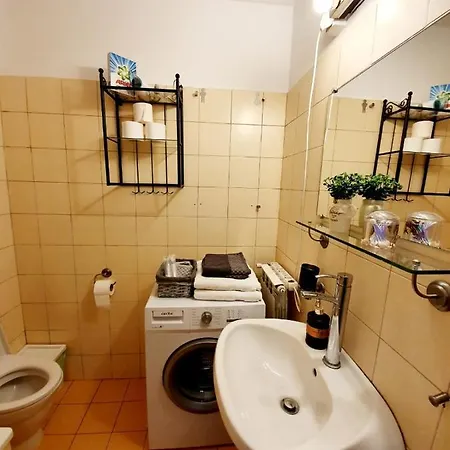 Black And White 布加勒斯特