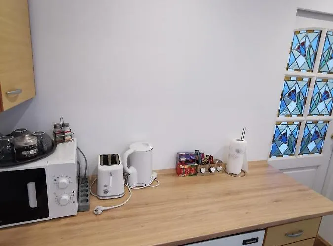 Black And White * Βουκουρέστι