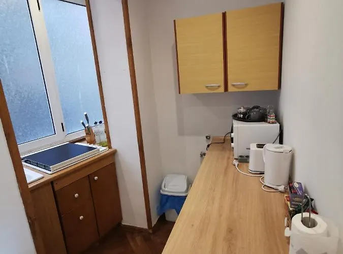 Black And White Βουκουρέστι