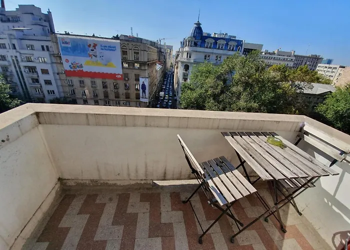 Black And White Bukarest